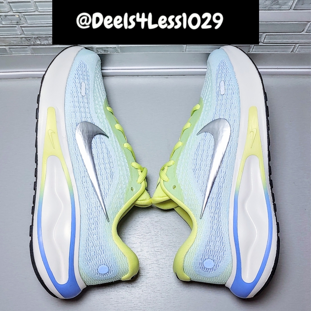 Nike Journey Run Womens Size 7 Lemon Twist Glacier Blue Silver Royal - Picture 5 of 6